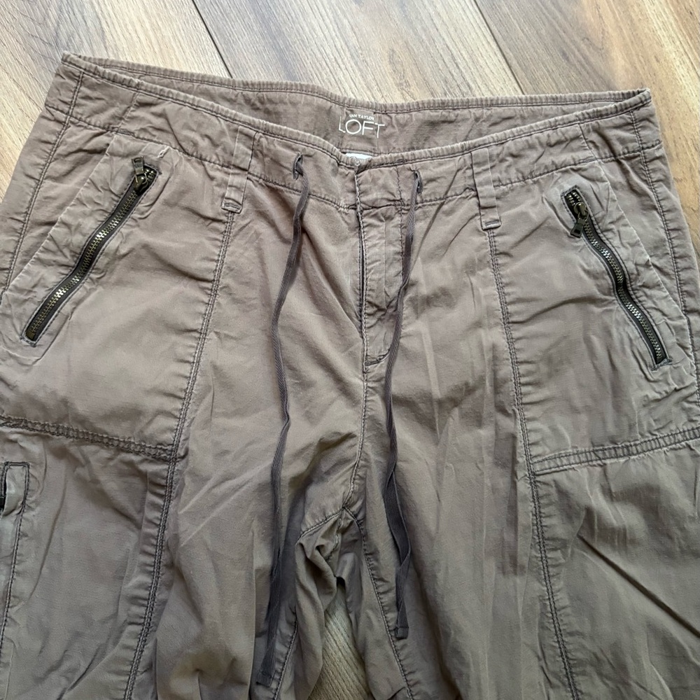 LOFT Women’s Brown Cargo Pants Lightweight - Picture 2 of 6